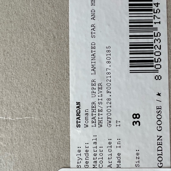 Golden Goose BRAND NEW with box, dust bag and official passport registration - Picture 9 of 17